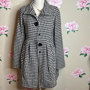 BITTEN by Sara Jessica Parker Houndstooth Peplum Long Wool  Coat